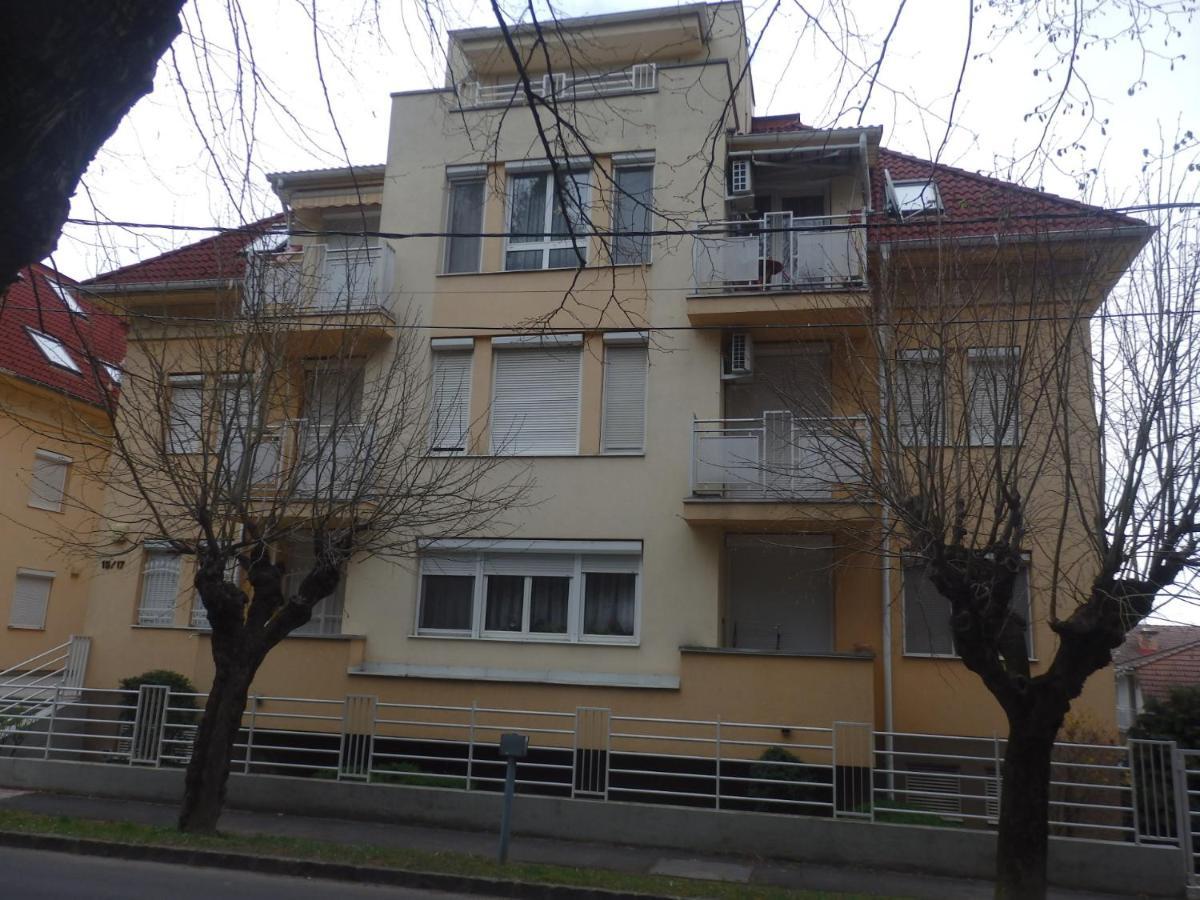 Zoe Apartman เฮวิซ ภายนอก รูปภาพ