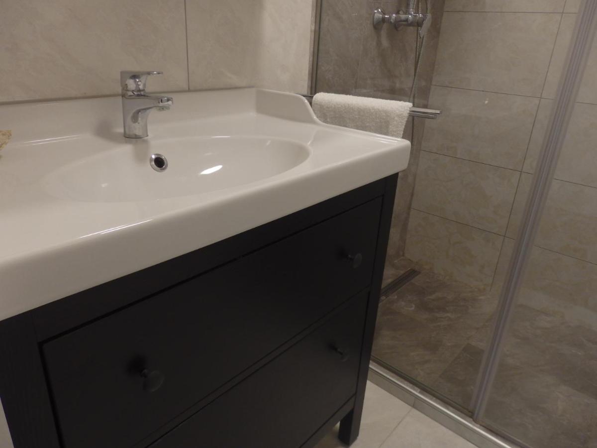 Zoe Apartman เฮวิซ ภายนอก รูปภาพ