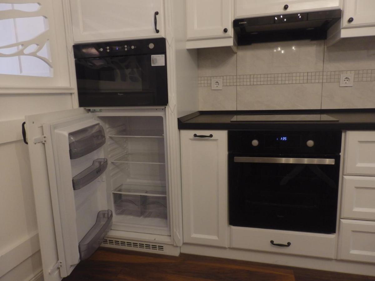 Zoe Apartman เฮวิซ ภายนอก รูปภาพ
